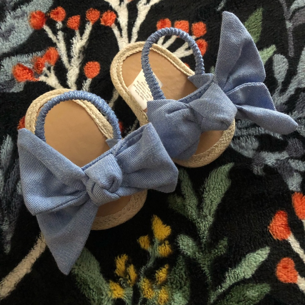 Chambray blue bow sandals